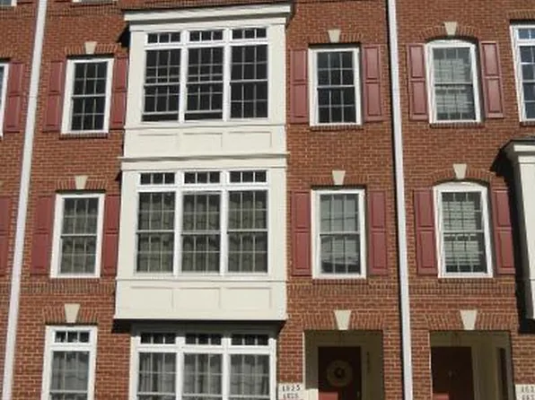 4635 Battenburg Ln, Fairfax, VA 22030