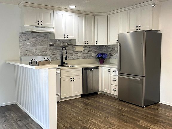 2nd image of 7602 Lexington Ave #12