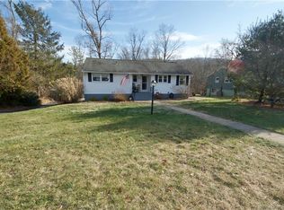 80 Macarthur Dr, Hamden, CT 06518