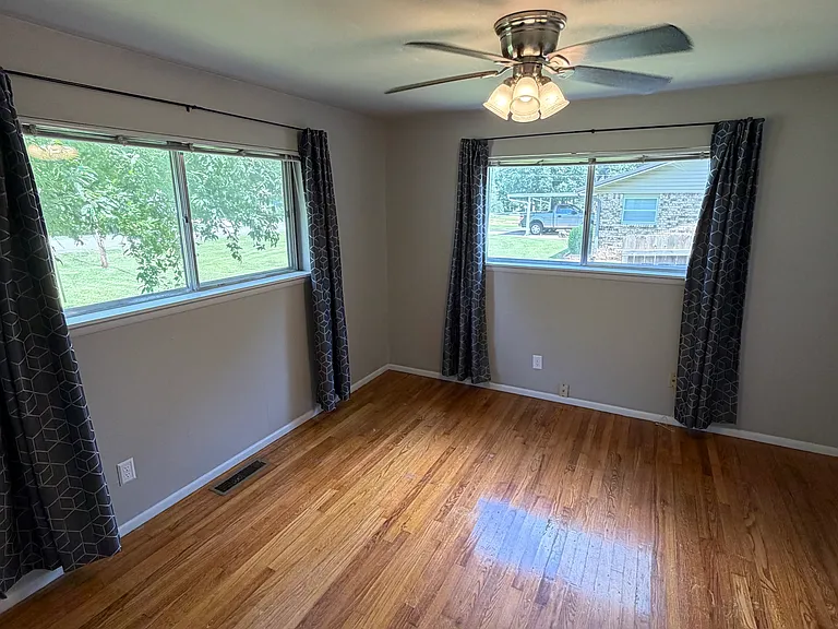 2332 N Gooseberry Ln — Photo 16