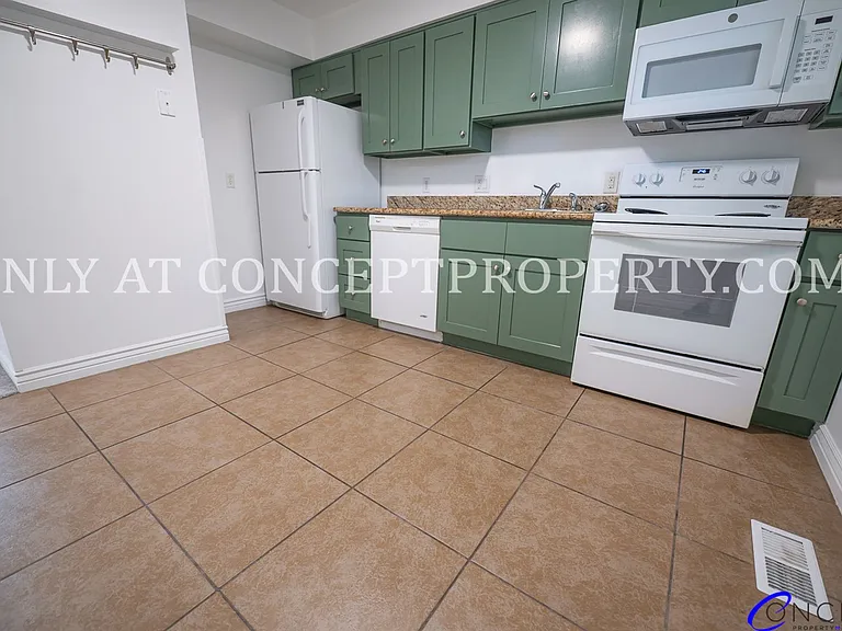 466 E Woodland Ave — Photo 68