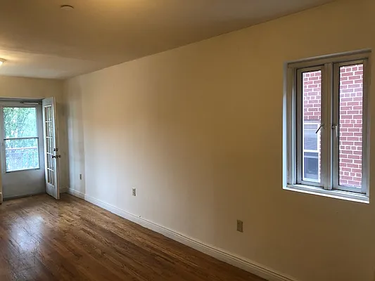 Rented by 18 REALTY | media 11