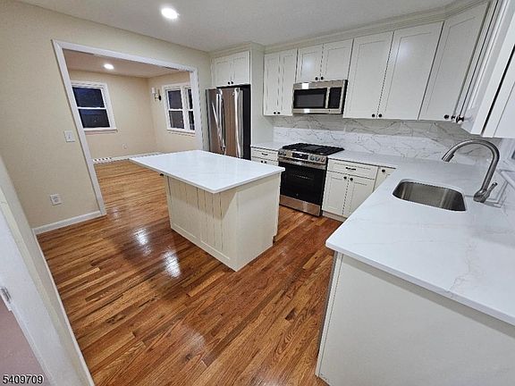 4th image of 275 Malapardis Rd