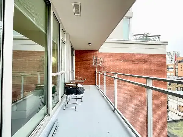 221 Union St #1009 — Photo 2