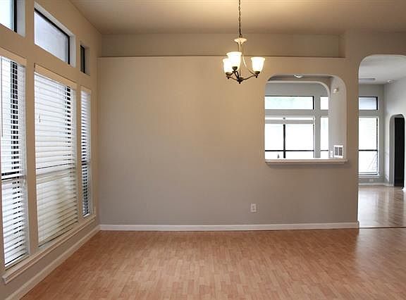 5th image of 2037 Greenstone Trl