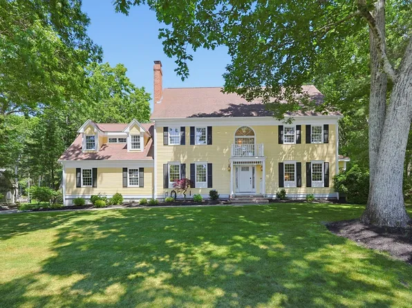 8 Turner Hill Rd, Medfield, MA 02052