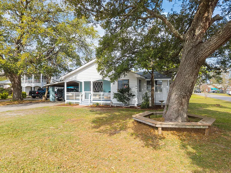 109 River Dr — Photo 4