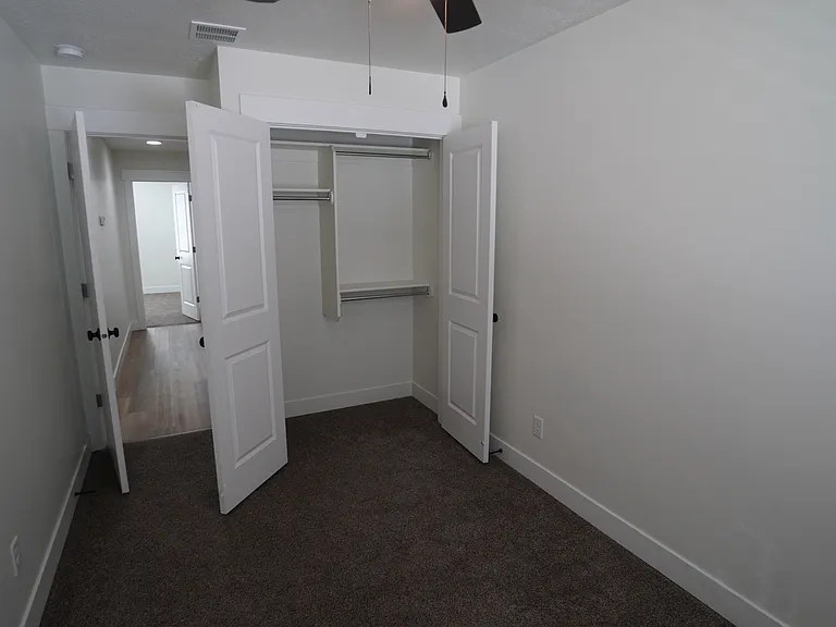 1565 S 150 W — Photo 12