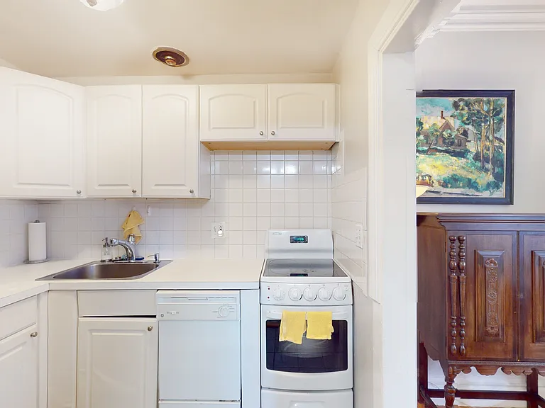 144 Commonwealth Ave #8 — Photo 9