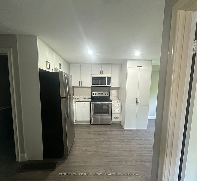 Brampton House for rent - 3 Bedrooms — photo 3