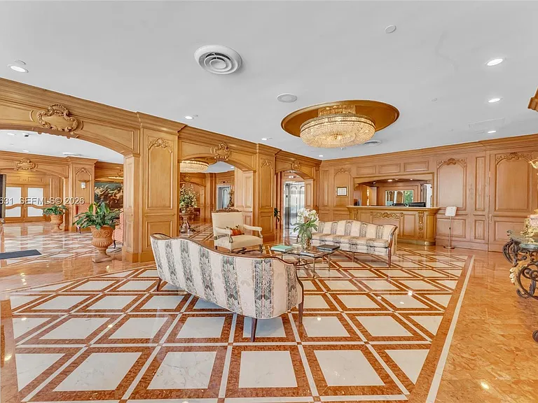 700 Biltmore Way #918 — Photo 9