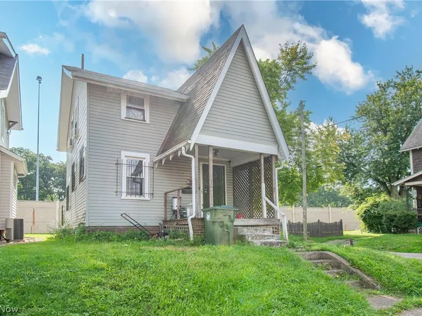 800 Halter Ct NW, Canton, OH 44708