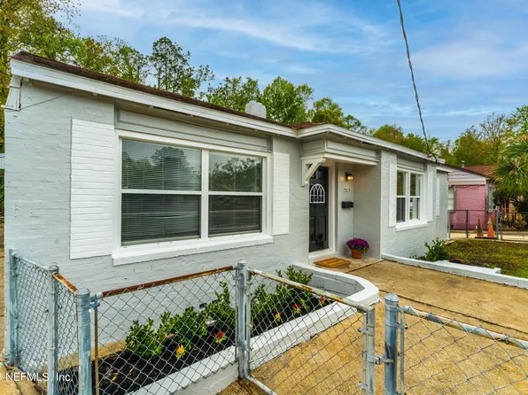 4616 TIMUQUANA Road, Jacksonville, FL 32210