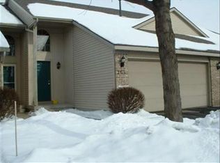 2619 E Highland View Cir SE, Grand Rapids, MI 49506