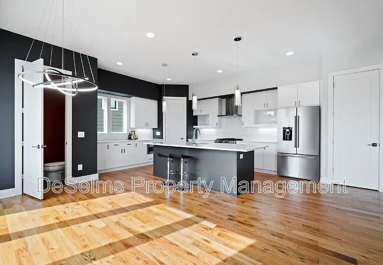 1000 Southside Ave — Photo 31