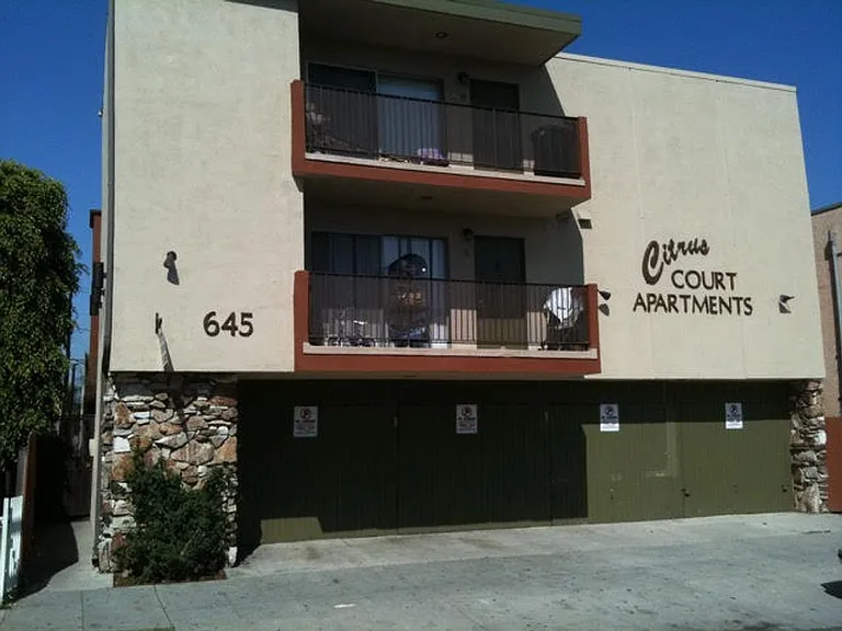 645 Lime Ave — Photo 23