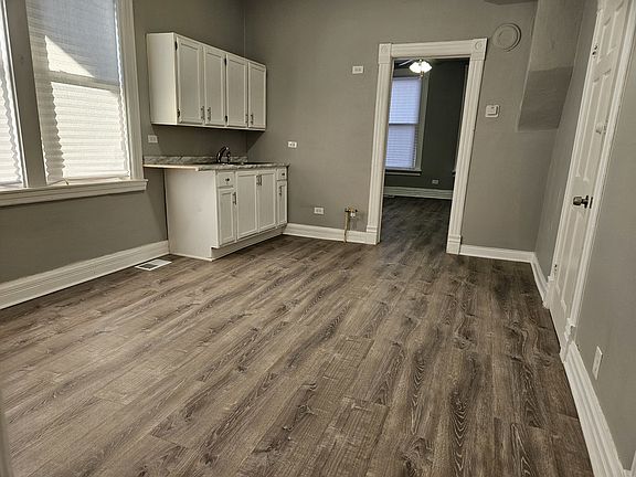 3rd image of 2807 S Saint Louis Ave