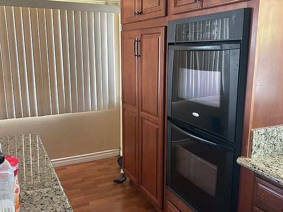 5th image of 804 Spruce Ave