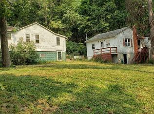 7 Diamond Dr, Lake Hopatcong, NJ 07849