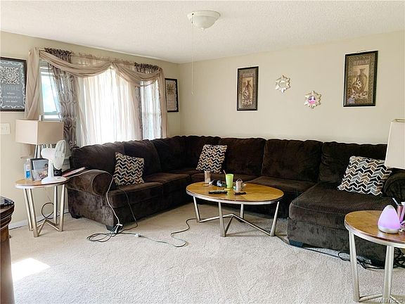 4th image of 213 Rossler Ave