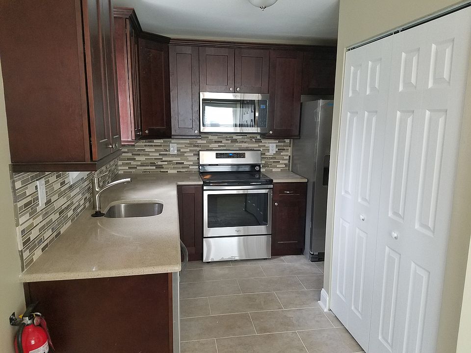 Kitchen - Quartz - Stainless
