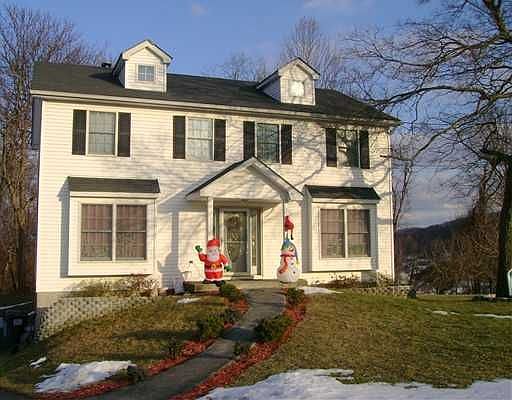 1st image of 40 Williams Ave