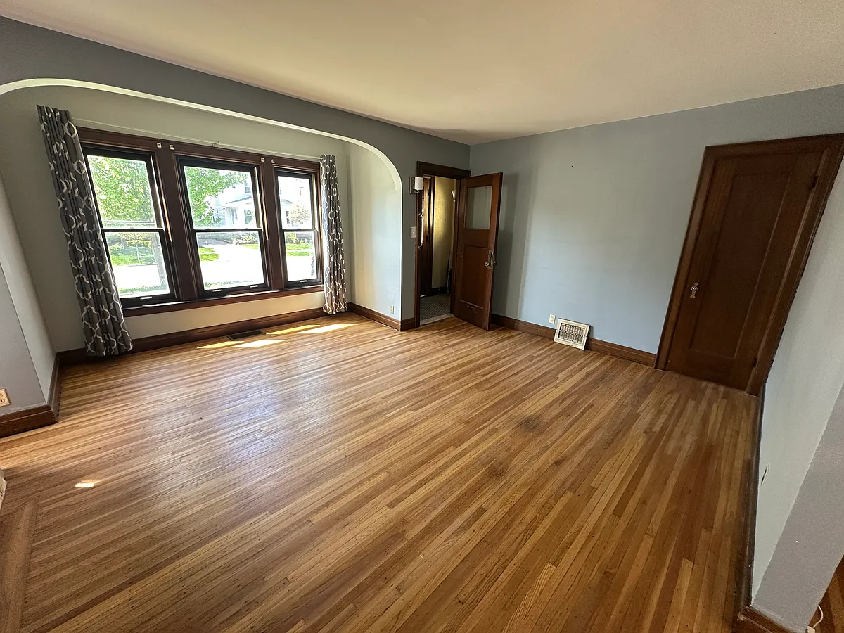 Building Photo - 52 Kenwood Rd #1
