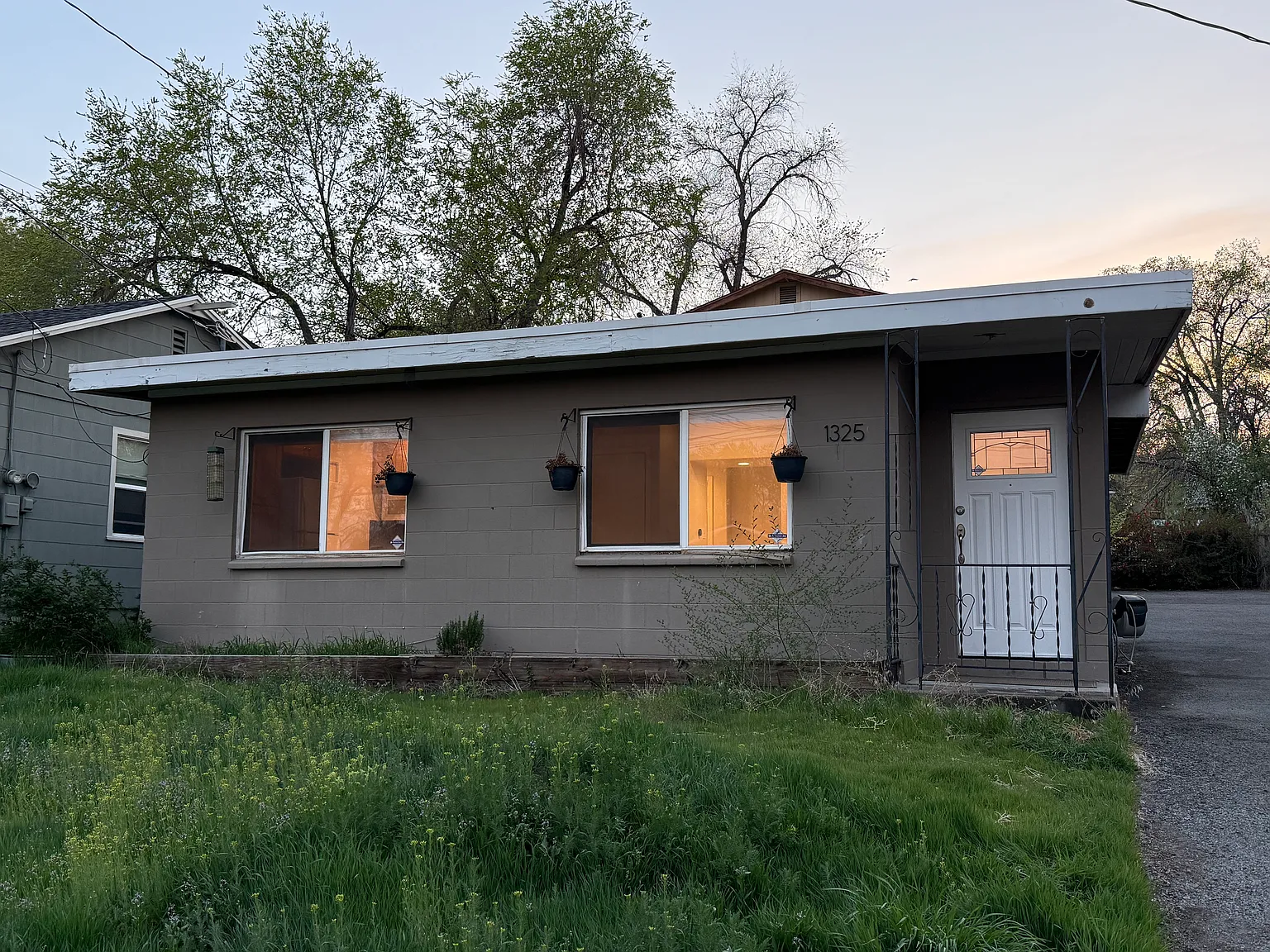1325 Buena Vista Ave photo 1