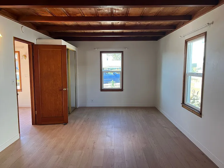 930 Anchor St — Photo 8