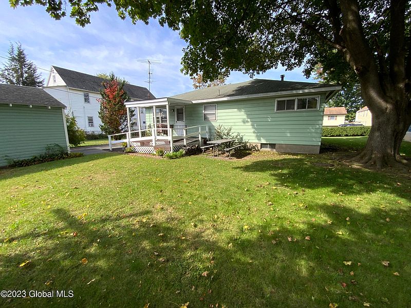 3rd image of 1220 8th Avenue