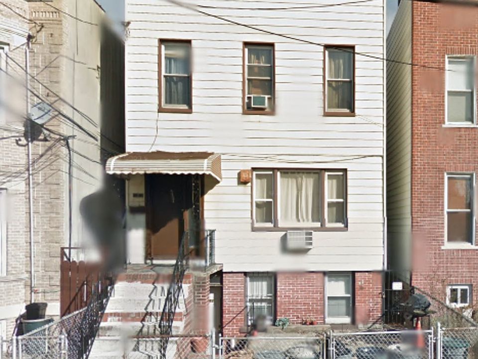 1st image of 2588 41st St