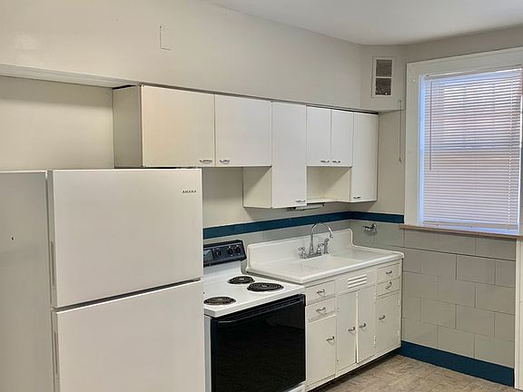 5th image of 3711 Bates St #2E
