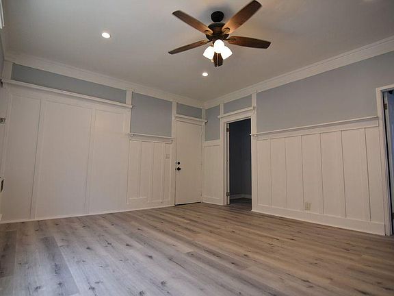 2nd image of 2360 W Washington Blvd
