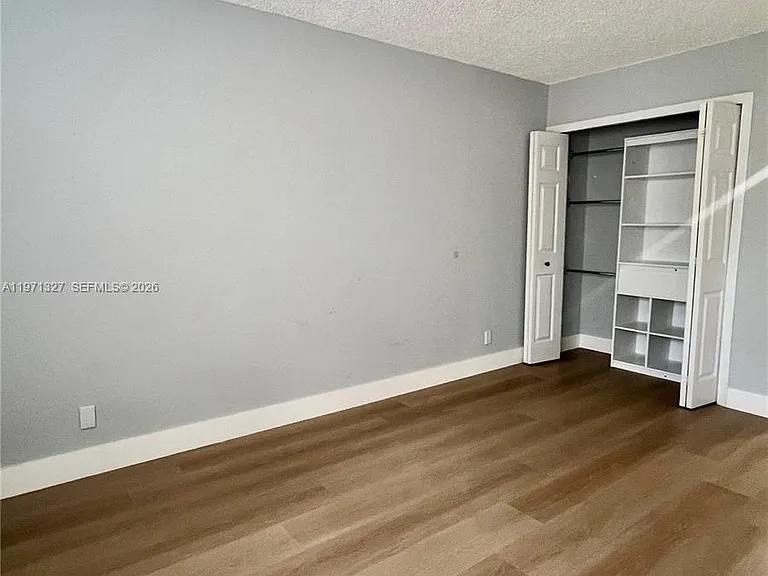 210 Lakeview Dr — Photo 8