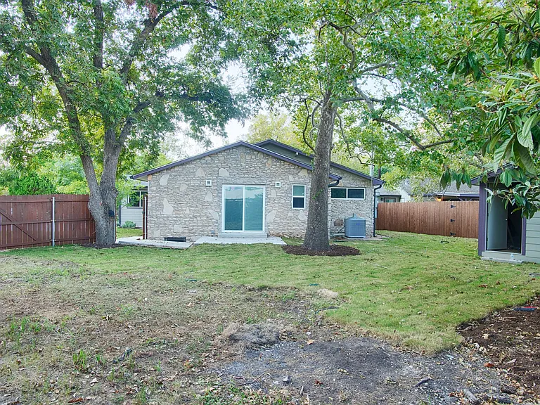1000 W Saint Johns Ave — Photo 36