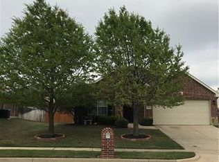 225 Lawson Farms Dr, Midlothian, TX 76065