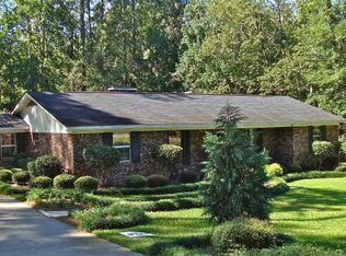 1102 Forest Hills Dr, Laurel, MS 39440