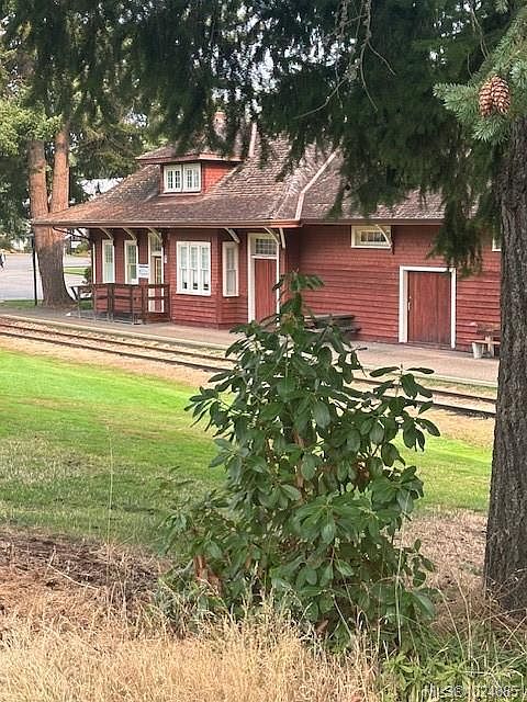 2nd image of 156 Harlech Rd