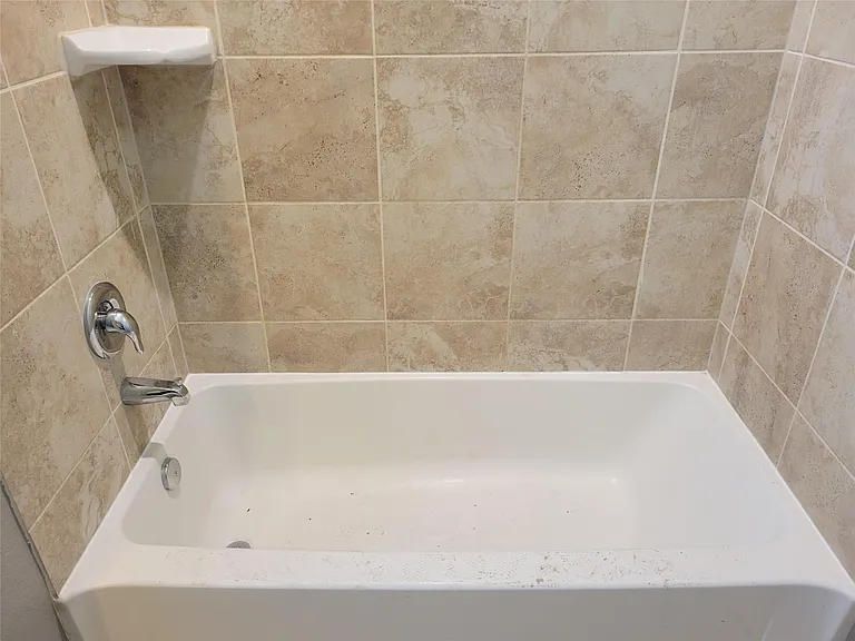 14202 Persimmon Woods Dr — Photo 30
