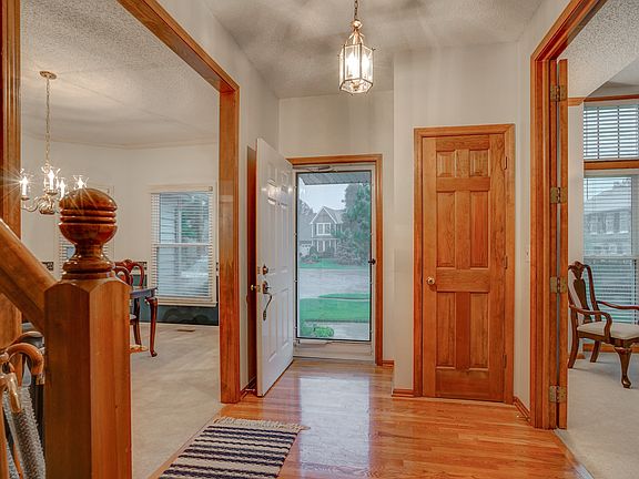 3rd image of 12807 Garnett Ln