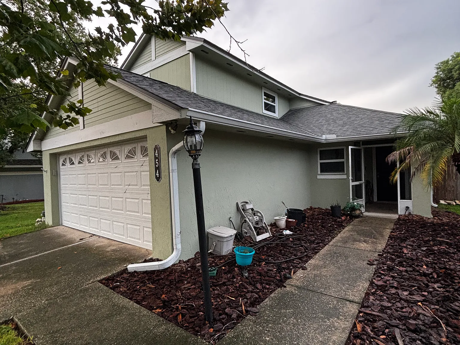 3 bed, 2.5 bath, 1643 sqft, $2,600 — Photo 2