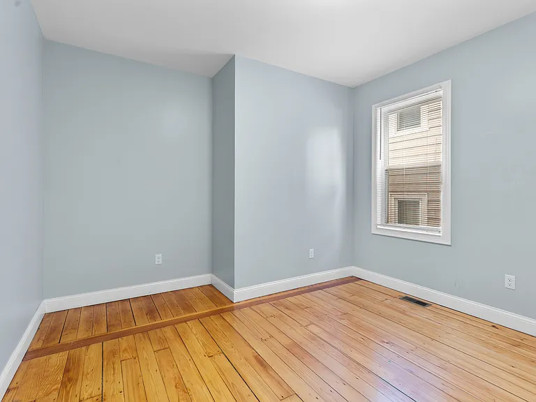 18 Trenton St — Photo 13