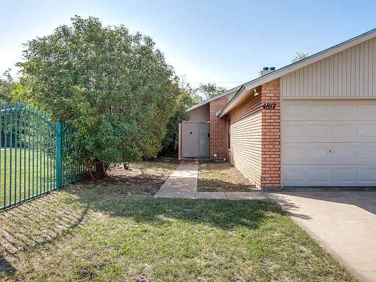 4817 Fletcher Ave — Photo 15