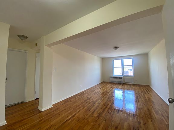 2nd image of 8336 Beverly Rd APT 6A