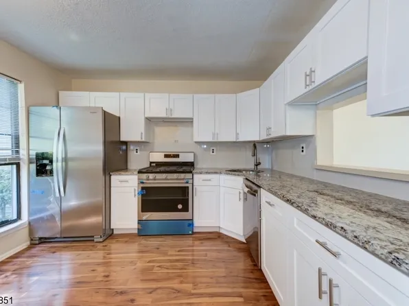 31 Pear Tree Ln, Franklin Twp., NJ 08823