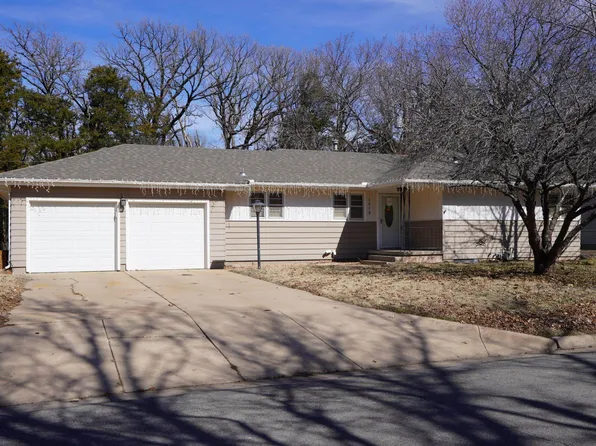 1312 W 9th St, Newton, KS 67114