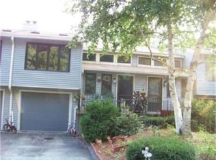 66 Londonderry Rd, Grafton, MA 01519