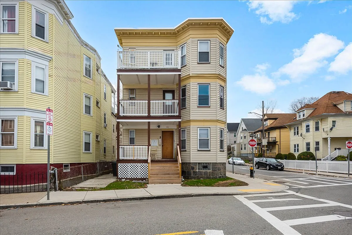 Building Photo - 99 Capen St #2