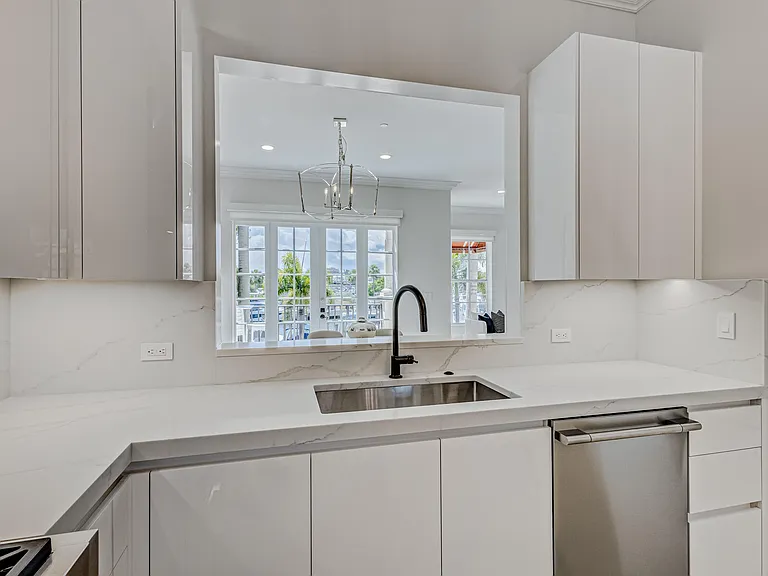 27 Marina Gardens Dr — Photo 36