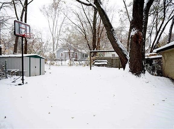 3rd image of 104 W Palmer Ave